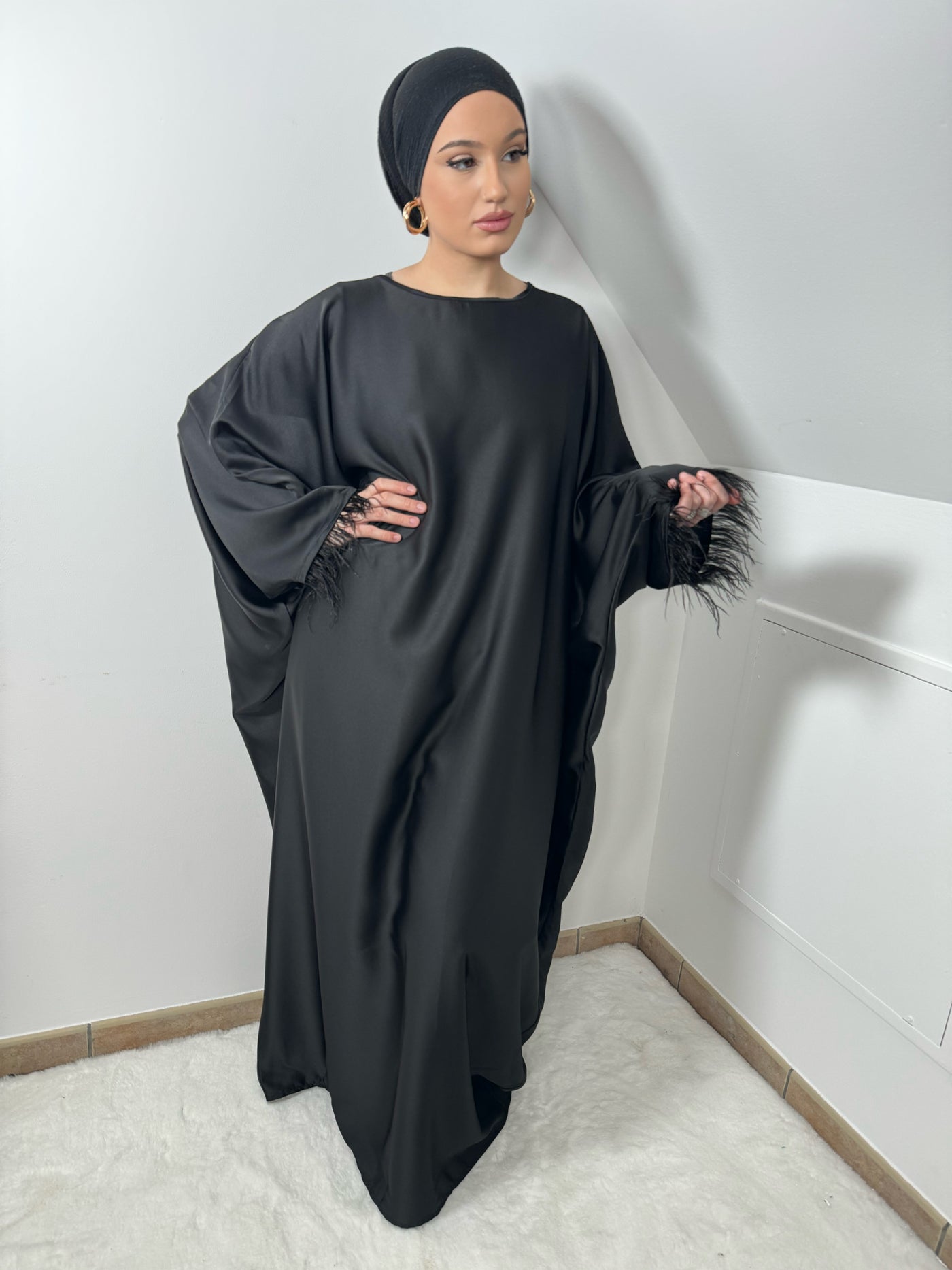 Robe Satin Plume Noir